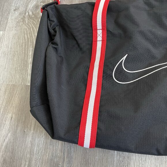 Nike Heritage Basketball Duffel Bag- Throwback Ck4973-010  Nike Heritage Basketball Duffel Travel Bag Throwback Flight Black Red White